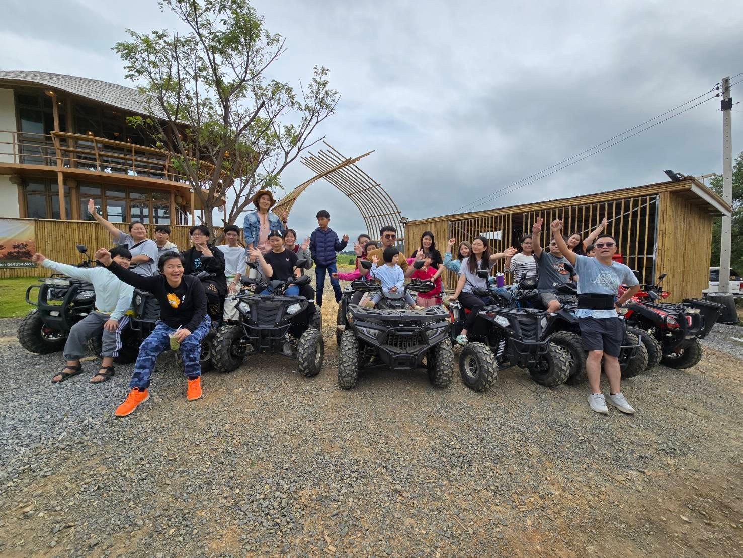 บ้านลมหนาว คาเฟ่ แอนด์ แคมป์ปิ้ง วังน้ำเขียว